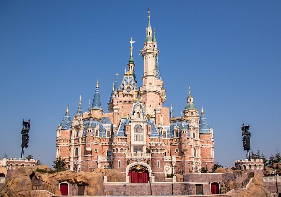 Guía Esencial para Visitar Disneyland Shanghai: TRON, Zootopia y Consejos Prácticos